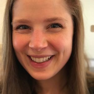 Meet your Posher, Caitlyn